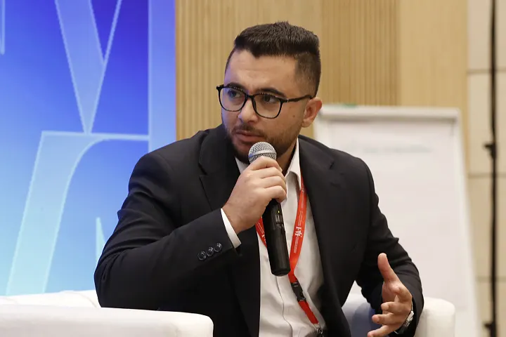 دعوات لتعزيز الشراكة بين الإعلام والمنظمات الإنسانية وحماية كرامة المستفيدين