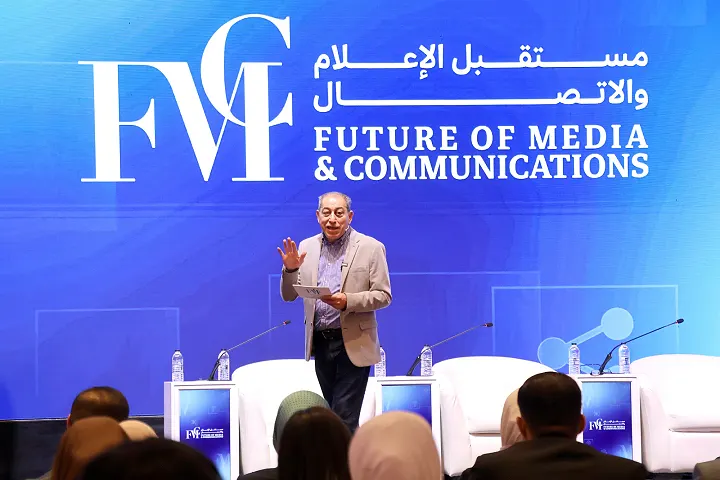 المومني: الشباب مسؤولون عن مواجهة الأخبار المضللة