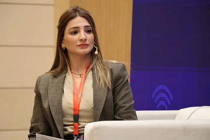 التمكين الاقتصادي والإعلامي شرط لتعزيز التأثير السياسي للنساء والشباب