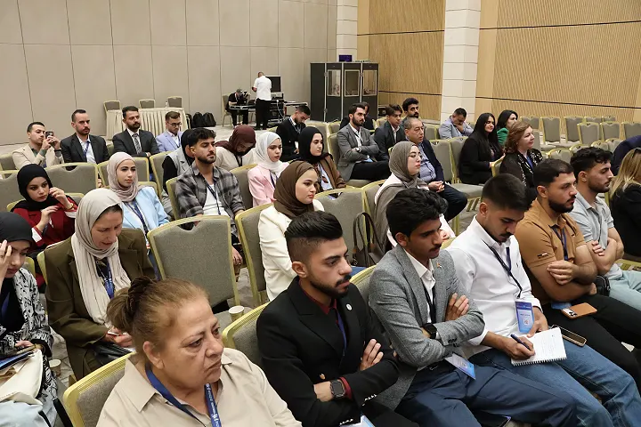 التمكين الاقتصادي والإعلامي شرط لتعزيز التأثير السياسي للنساء والشباب