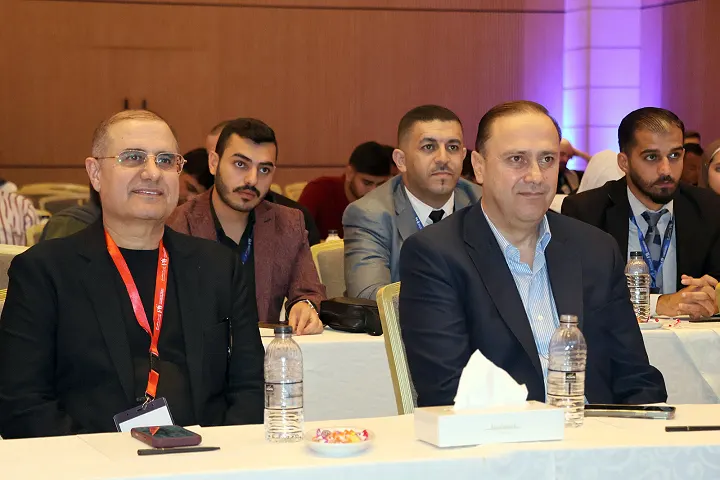 المومني: الشباب مسؤولون عن مواجهة الأخبار المضللة