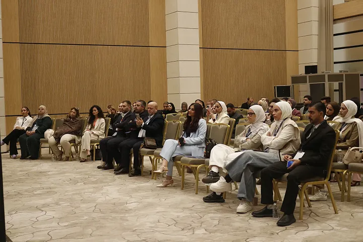 دعوات لتعزيز الشراكة بين الإعلام والمنظمات الإنسانية وحماية كرامة المستفيدين