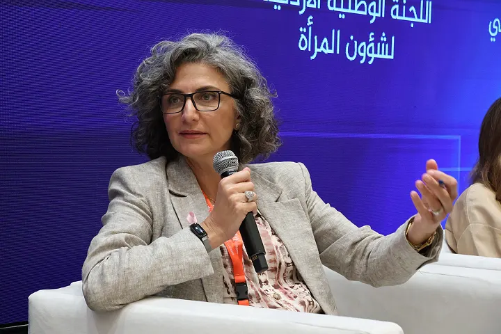 التمكين الاقتصادي والإعلامي شرط لتعزيز التأثير السياسي للنساء والشباب