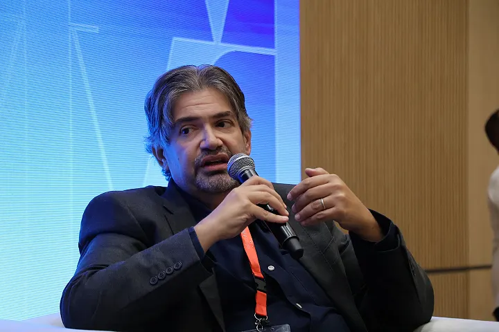 الذكاء الاصطناعي وتعليم الصحافة.. تحديات تفرض إعادة النظر في المناهج