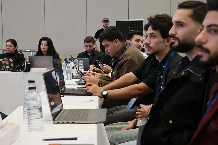 يوم دراسي في الإعلام الذكي وصناعة المحتوى الرقمي