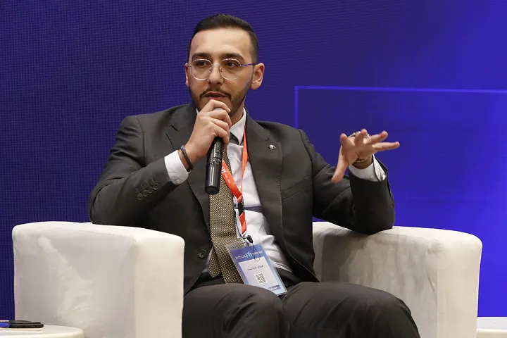الحضور الحزبي على السوشيال ميديا.. هل يضمن الوصول إلى الشباب؟